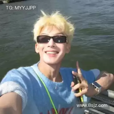 包奕和